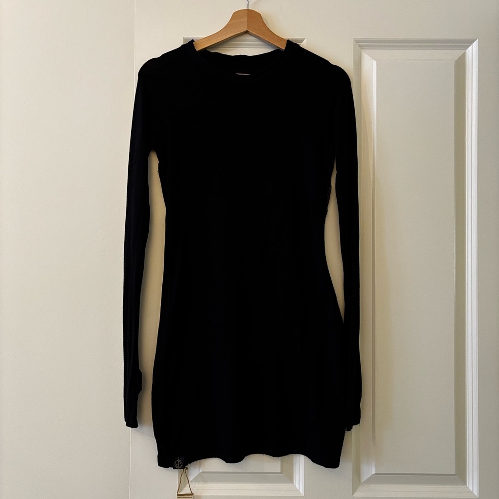 Elegant Black and Gold Women's Dress - Picture 11 of 15